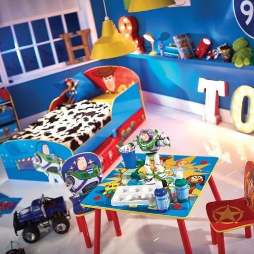 TOY STORY 4 - Ensemble table et 2 chaises pour enfants - Photo n°2; ?>