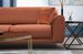 Canapé d'angle gauche design velours orange et pieds acier doré Liza - Photo n°8