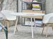 Chaise avec accoudoir blanche et pieds métal effet bois naturel Norky - Photo n°2