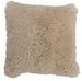 Coussin carré peau de mouton gris clair Norman 40 x 40 cm - Photo n°1