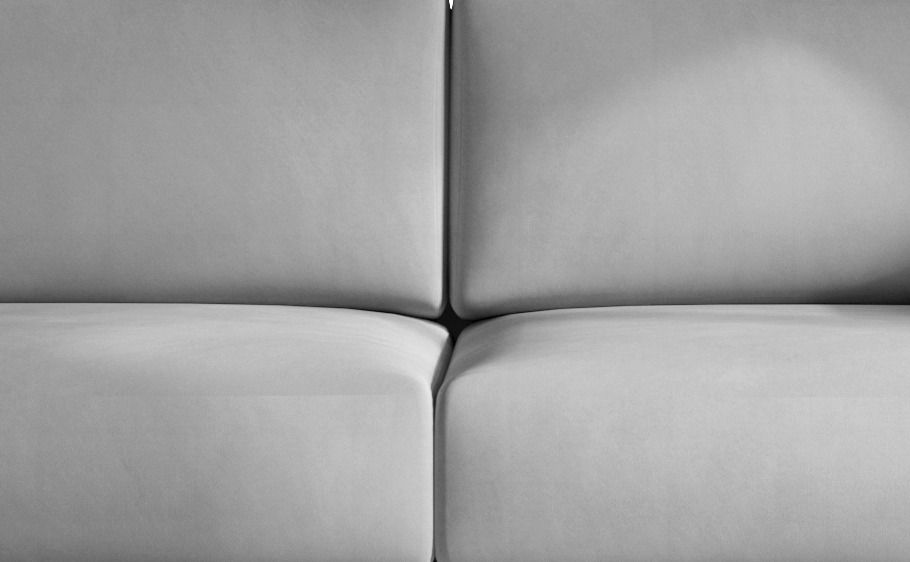 Canapé convertible design 4 places tissu doux gris et pieds métal noir Arkia 260 cm - Photo n°3