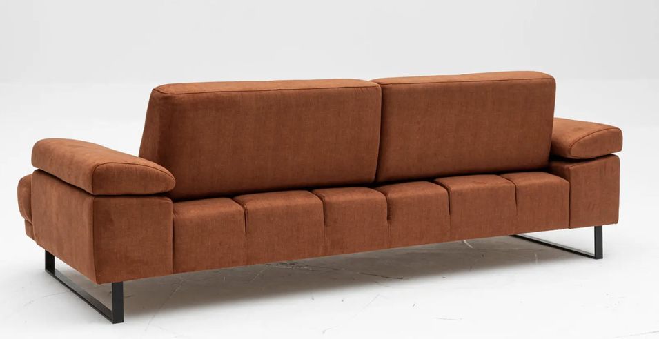 Canapé droit moderne 3 places tissu doux orange pieds métal noir Kustone 239 cm - Photo n°5