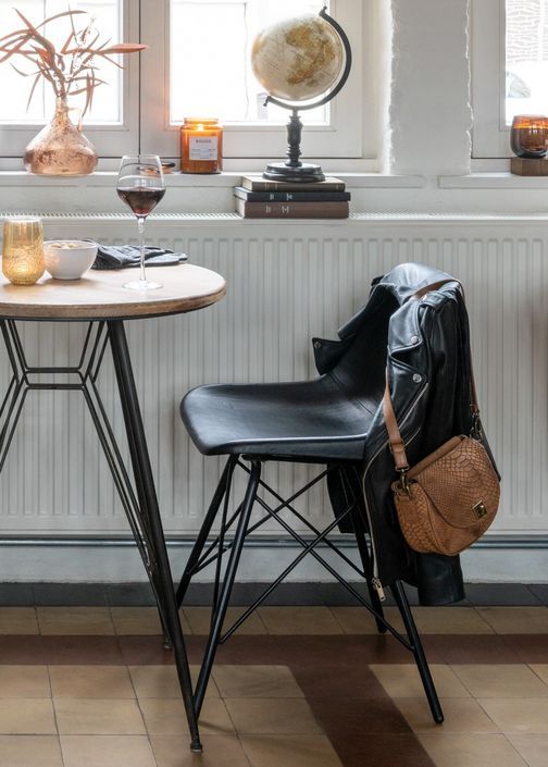 Chaise à manger cuir noir et pieds métal Cinter L 46 cm - Photo n°3