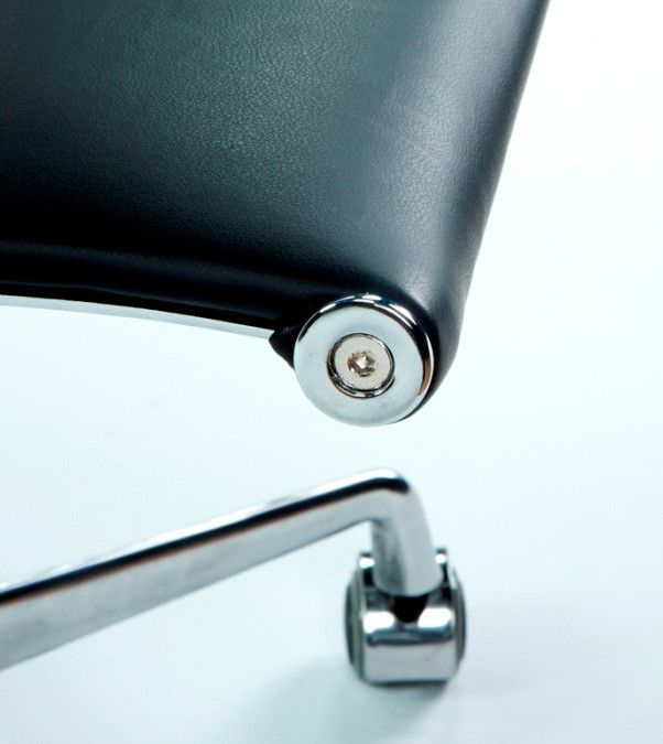 Chaise de bureau avec accoudoirs cuir noir et métal chromé Italo - Photo n°3