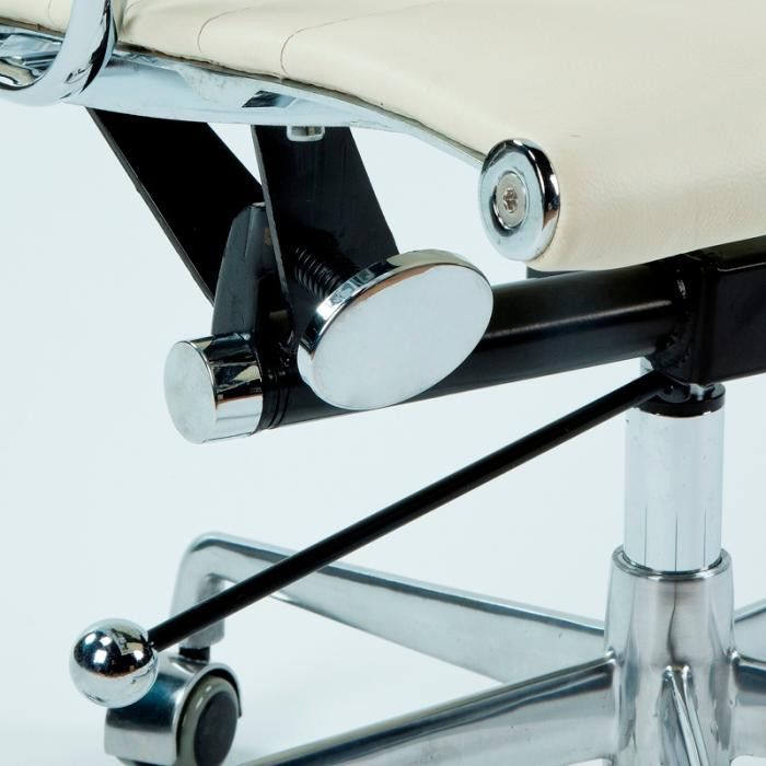 Chaise de bureau réglable avec accoudoirs cuir blanc et métal chromé Italo 107 - Photo n°4