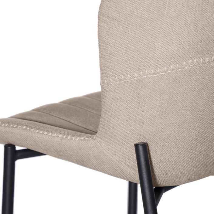 Chaise design tissu beige clair et pieds métal noir Galia - Photo n°6