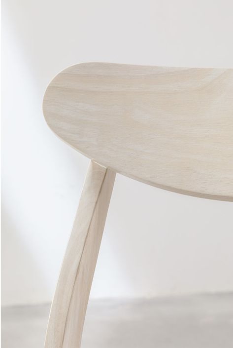 Chaise en bois blanchi et tissu gris clair Klouda - Photo n°7