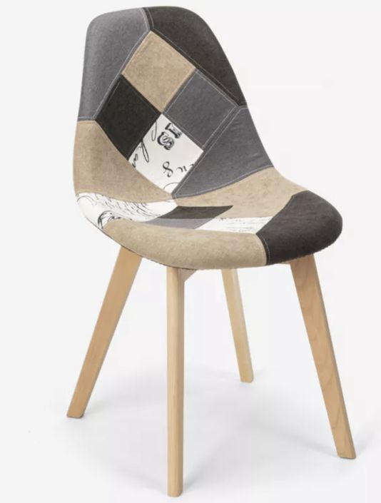 Chaise en tissu patchwork beige, gris, marron et pieds en bois naturel Vinto - Photo n°1