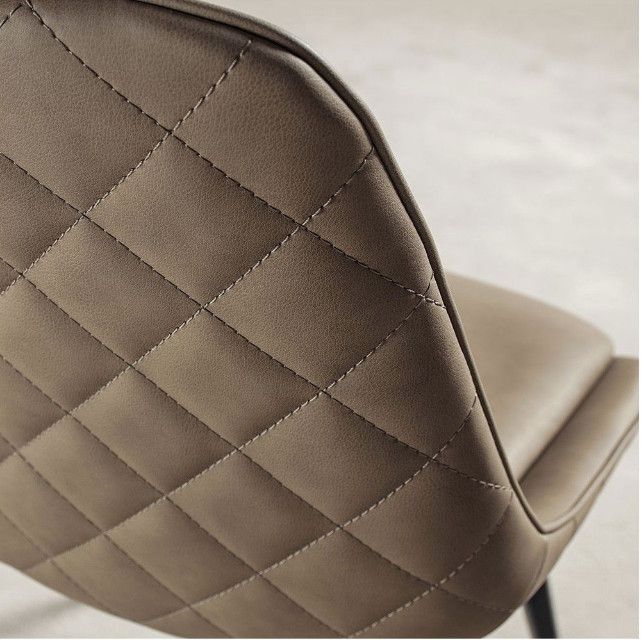 Chaise faux cuir capitonné et pieds métal Tikano - Lot de 2 - Photo n°4