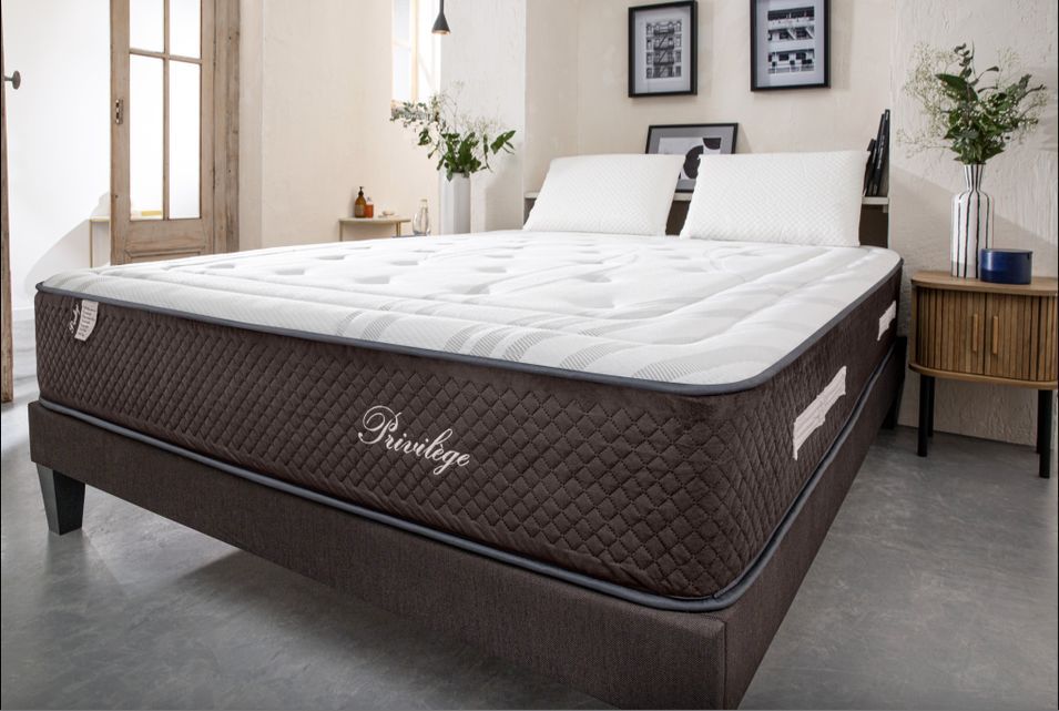 Ensemble matelas ferme 30 cm à ressorts ensachés et sommier 30 cm en bois Privilège - Photo n°9