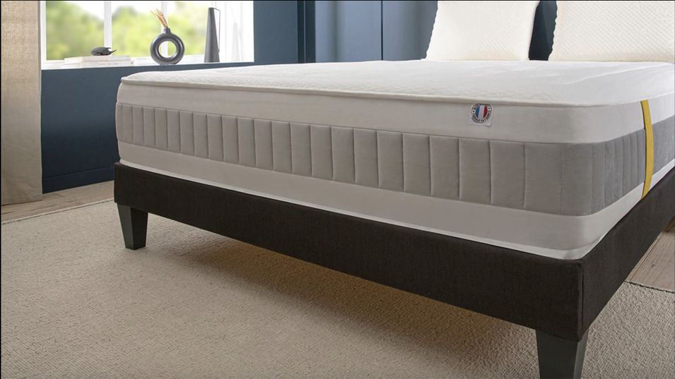 Ensemble matelas ferme 31 cm à mémoire de forme et sommier 30 cm en bois Grand Hôtel - Photo n°10