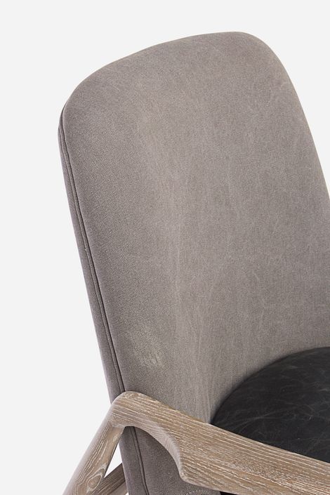 Fauteuil en tissu gris et pieds en bois de frêne Bora - Photo n°4