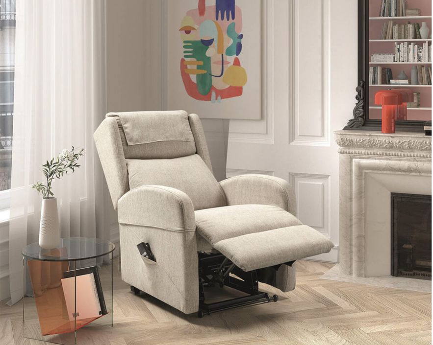 Fauteuil sur roulettes de relaxation et releveur électrique 2 moteurs tissu Vikola - Photo n°3