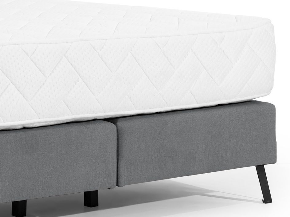 Lit continental capitonné tissu anthracite Pozza avec matelas 30 cm en latex et pied métal noir - Photo n°4