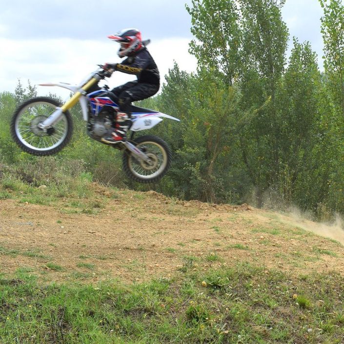 Moto cross 250cc Xtrm 21/18 manuel 4 temps orange - Photo n°8