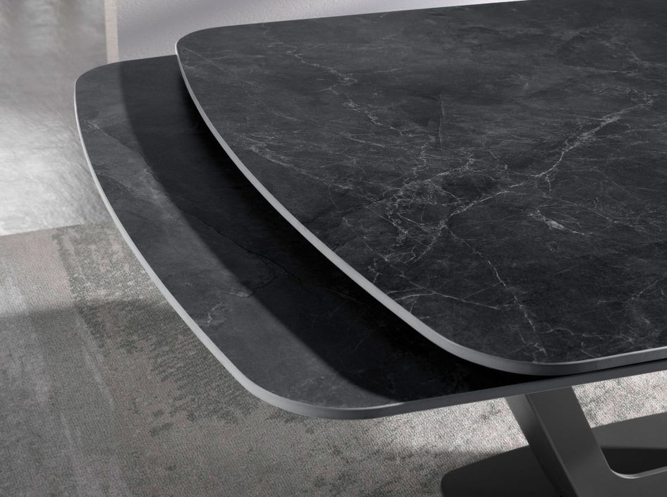 Table à manger ovale extensible Benita L 160/240 cm - Plateau en porcelaine noir et pieds acier noir - Photo n°6