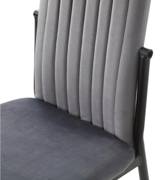 Table bois clair et 4 chaises velours gris pieds métal noir Arber - Photo n°13