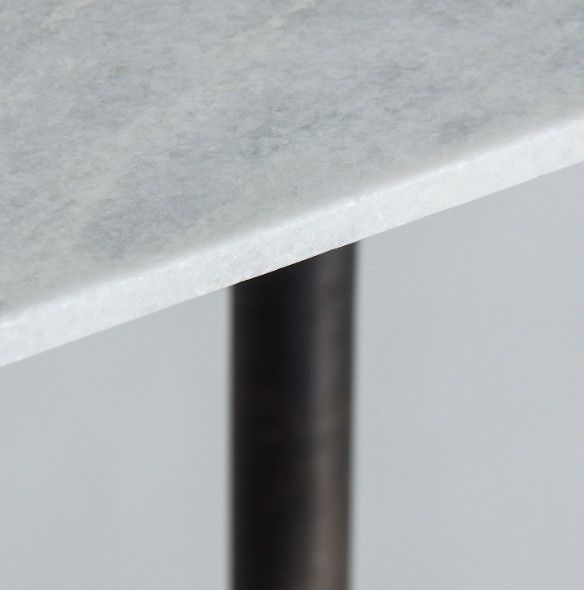 Table d'appoint carrée marbre blanc et pieds métal noir et doré Sacha - Photo n°3
