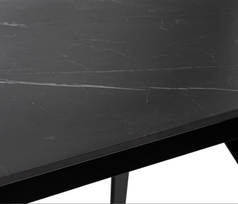 Table rectangulaire extensible plateau porcelaine et pieds métal noir Konty - Photo n°3