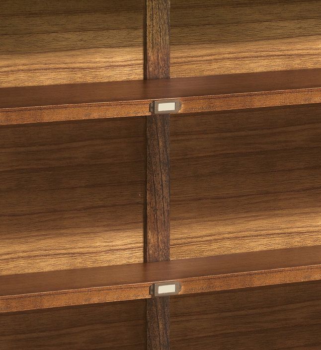 Vitrine en bois massif de Mindy 2 portes coulissantes 3 étagères Orka 120 cm - Photo n°3