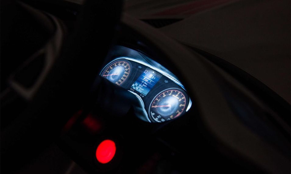 Voiture électrique enfant Mercedes Luxe GT4 rouge - Photo n°6