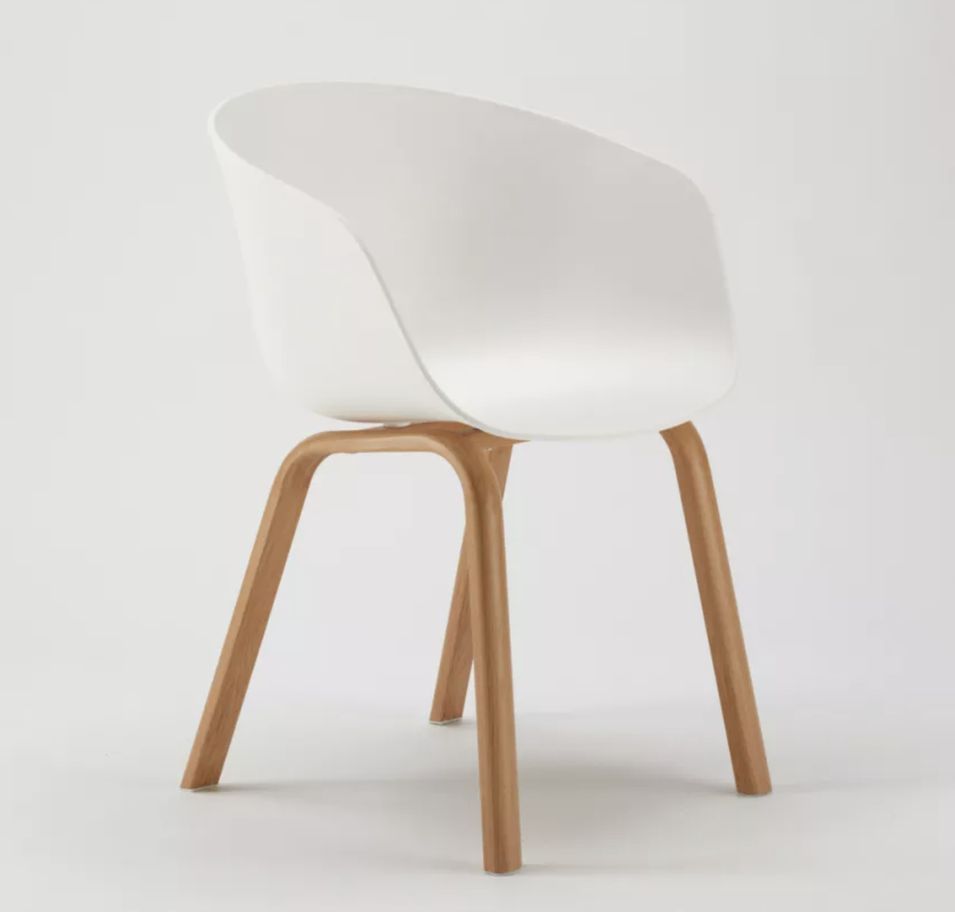 Chaise blanche et pied métal effet bois Doker - Photo n°1