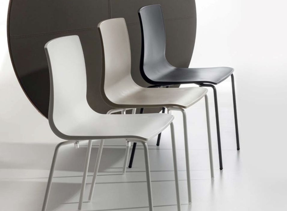 Chaise en polypropylène et pieds en métal Vanya - Lot de 4 - Photo n°1