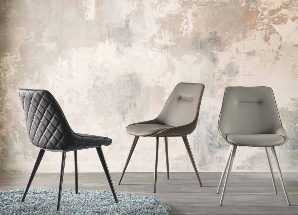 Chaise faux cuir capitonné et pieds métal Tikano - Lot de 2 - Photo n°1