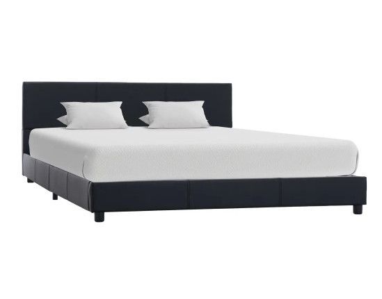 Lit adulte simili cuir noir et pieds bois massif noir Nyam 140x200 cm - Photo n°1