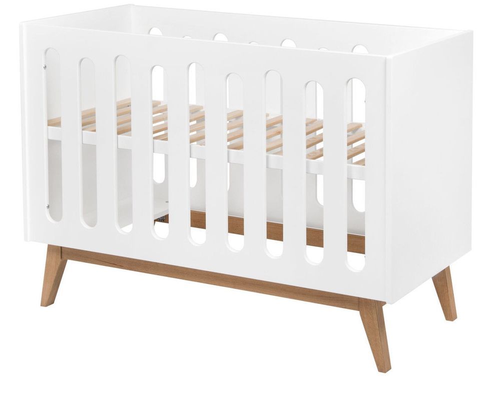 Lit bébé évolutif 60x120 cm laqué blanc et pieds hêtre Nandy - Photo n°1