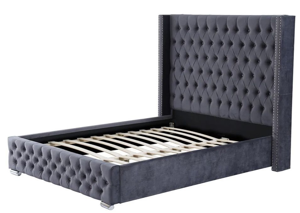 Lit en velours capitonné tête de lit très haute Muria - Photo n°1