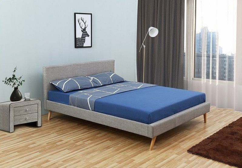 Lit tissu gris clair et pieds bois clair Ornel 90x190 cm - Photo n°1