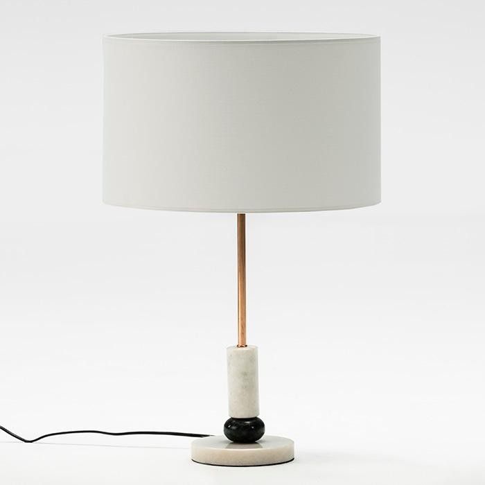 Pied de lampe en métal doré et marbre blanc Joieu H 44 cm - Photo n°1