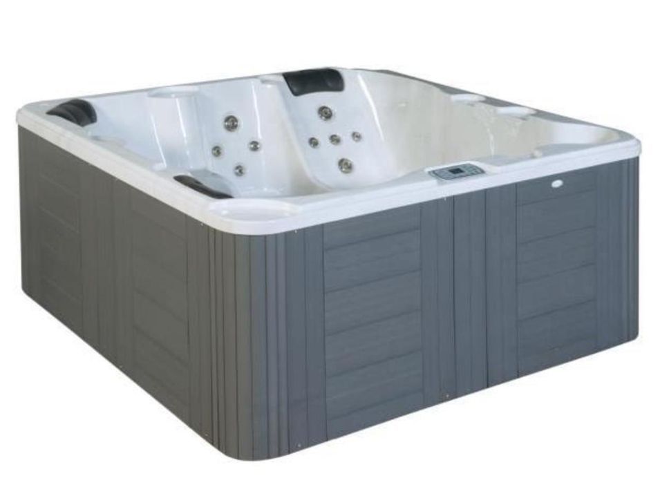 Spa rigide 5 places Nola avec couverture - Photo n°1