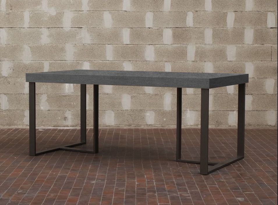 Table à manger rectangulaire gris béton et pieds métal gris foncé April 180 cm - Photo n°1