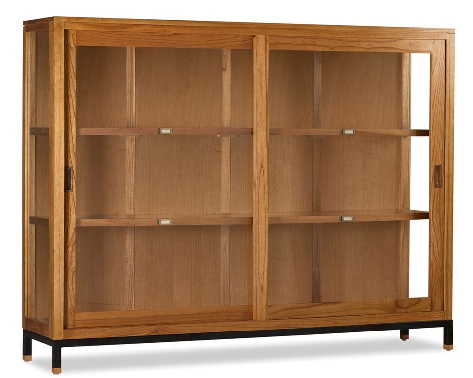 Vitrine en bois clair massif de Mindy 2 portes coulissantes Zandhu 180 cm - Photo n°1