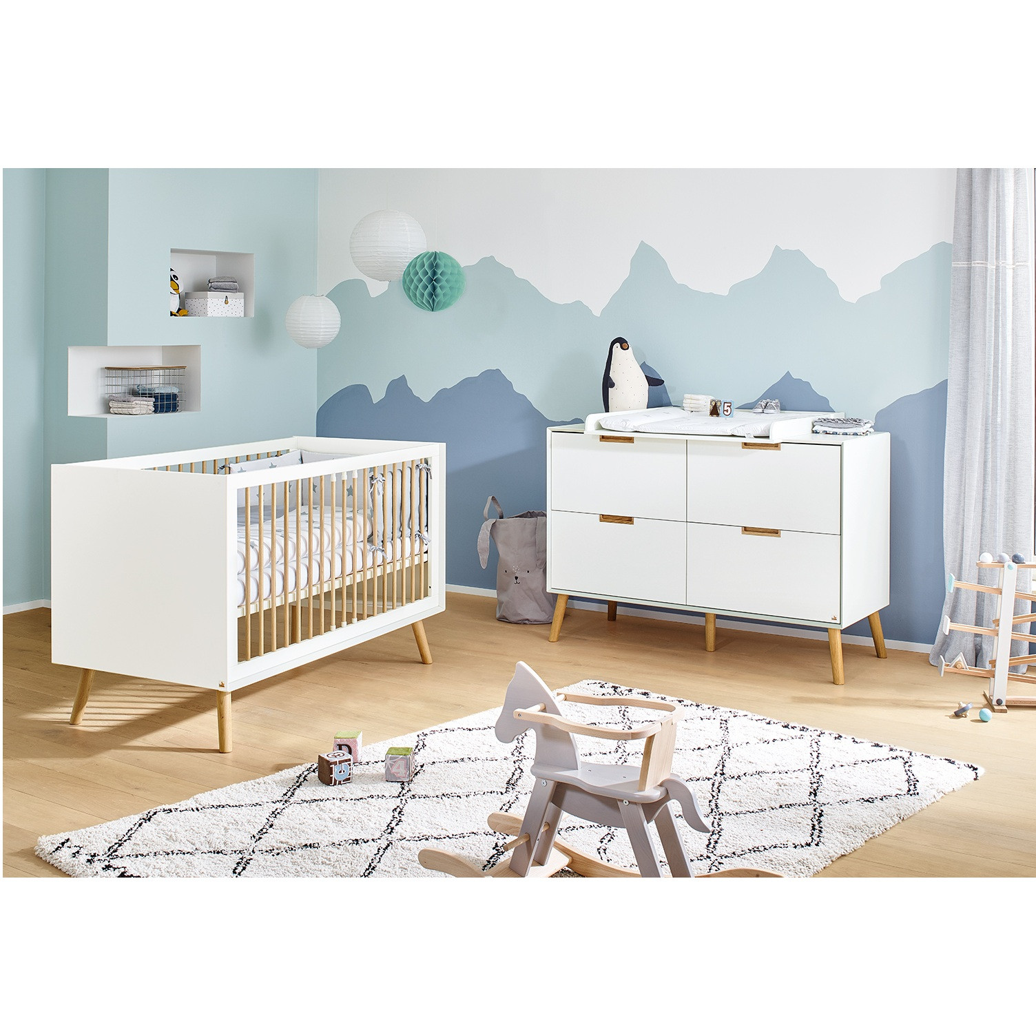 Chambre Bebe 2 Pieces Laque Blanc Et Bois Clair Edge 70x140 Cm Lestendances Fr