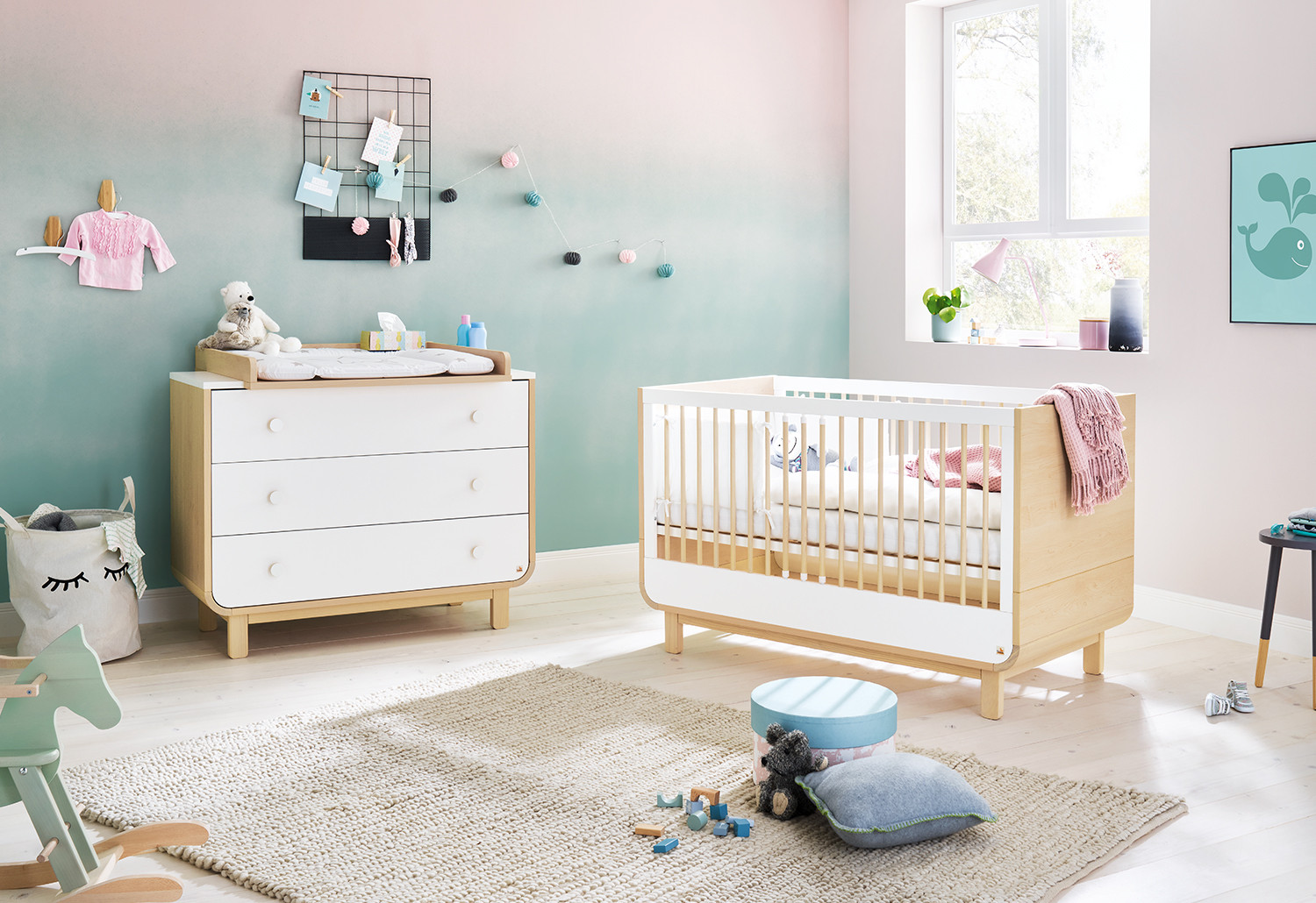 Chambre bébé complète en bois : lit évolutif, commode à langer, armoire –  Edge - Pinolino